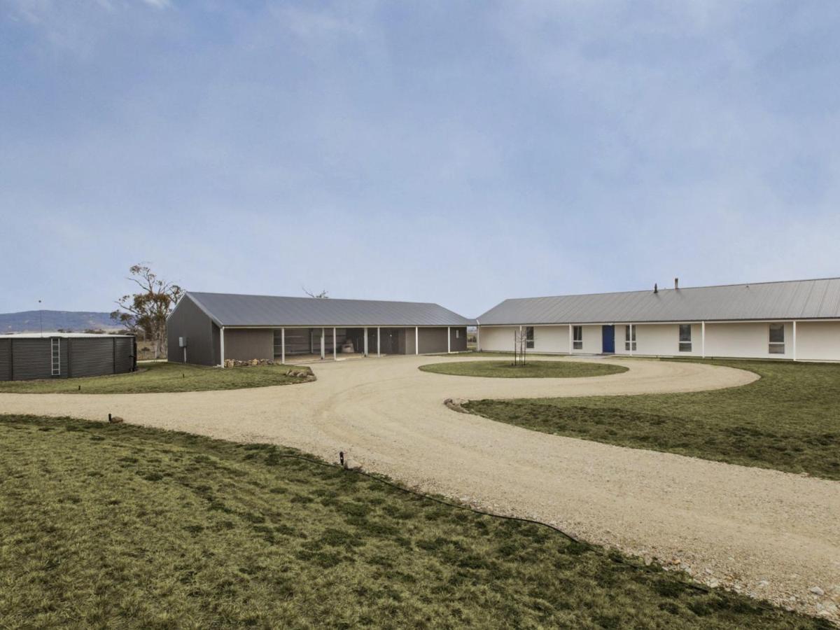 Manna Tree Farm - Modern 3br House On 100 Acres L Mountain Views L Wifi L Bbq L Wood Fire Holiday home Jindabyne