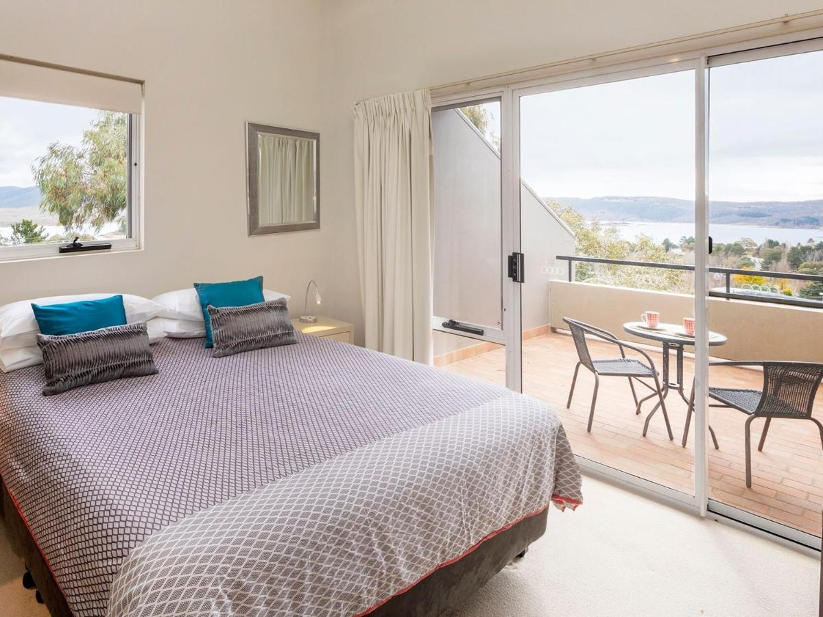 Apartment Cascades 18 3 Kurrajong Street