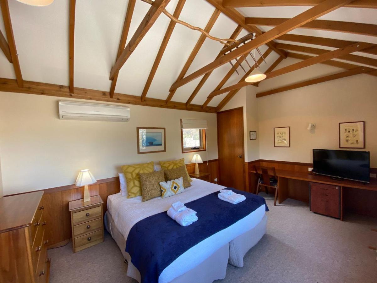Edzell - 5br Luxury L Amazing Views L Games L Tennis Court L Wifi Holiday home Jindabyne