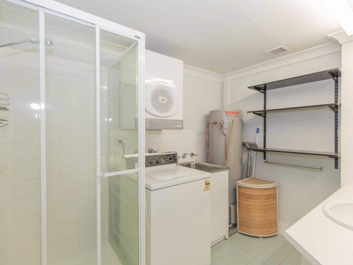 Apartment Razorback 11 *