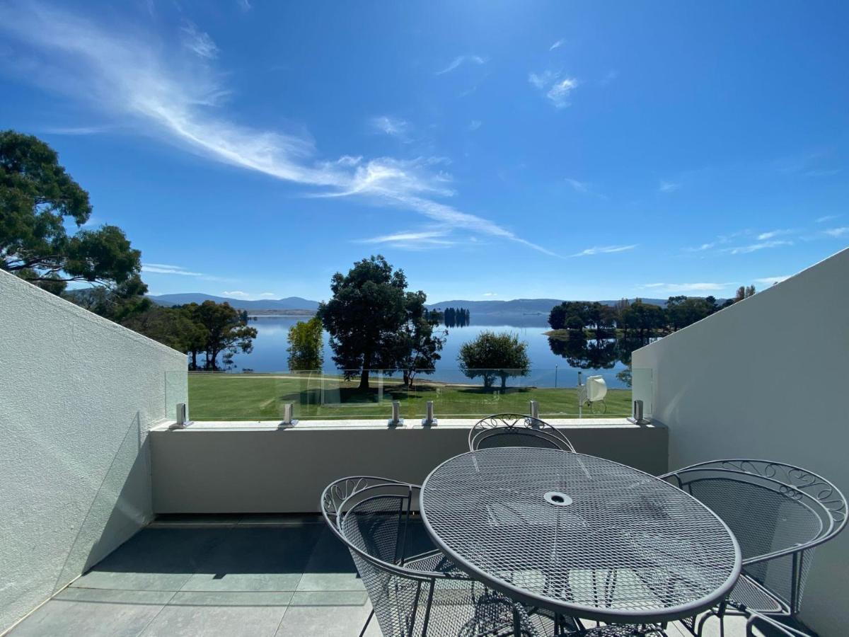 Horizons 418 Lake Waterfront