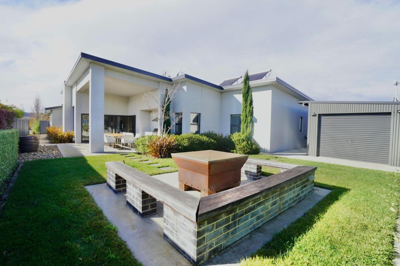 Pinecone - Luxury 4br L Ev Charger L Fire Pit L Wifi L Bbq L 4 Car Garage Holiday home Jindabyne