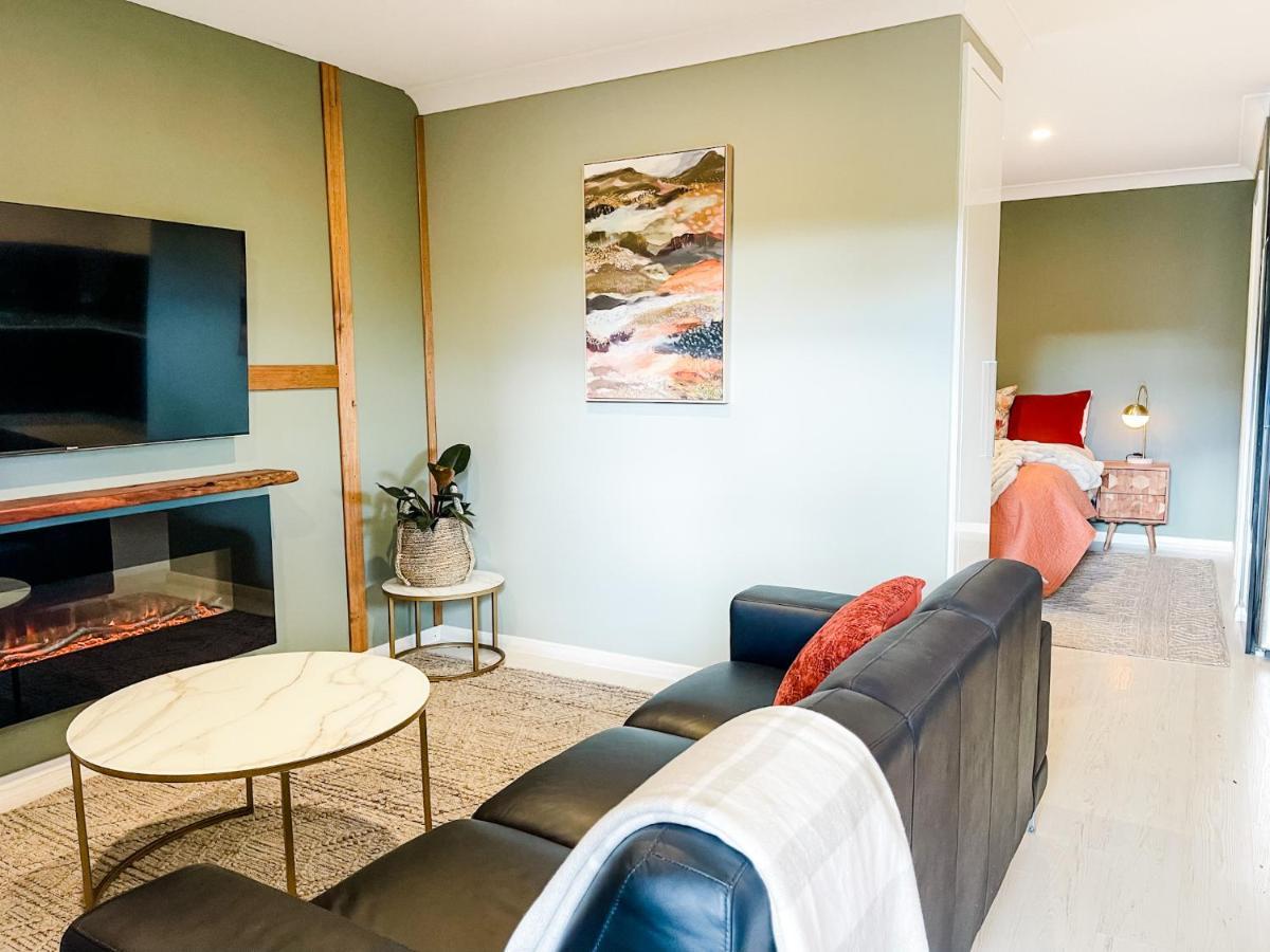 Hamilton House - Snowy Mountain Luxury *