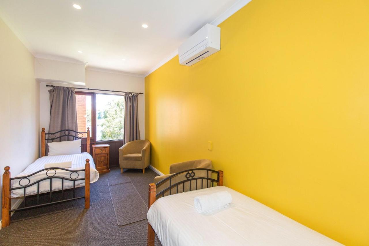 The Lakefront 69 Townsend Street Holiday home Jindabyne
