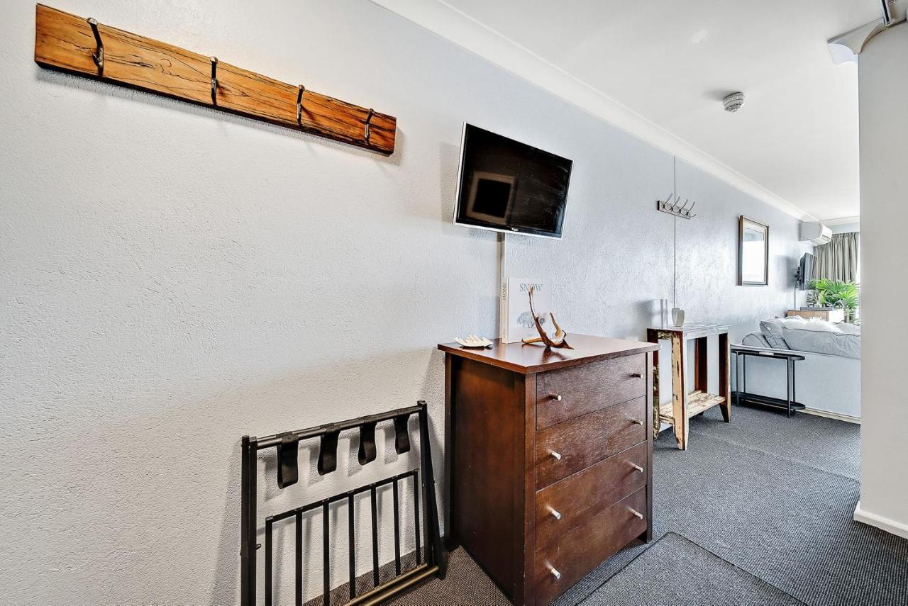 Horizons 306 * Jindabyne