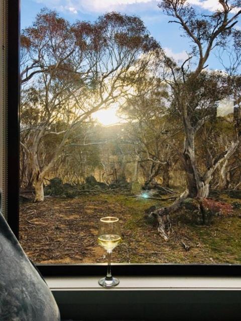 Big Yard Escapes - Two Off-grid Tiny On The Mowamba River * Jindabyne