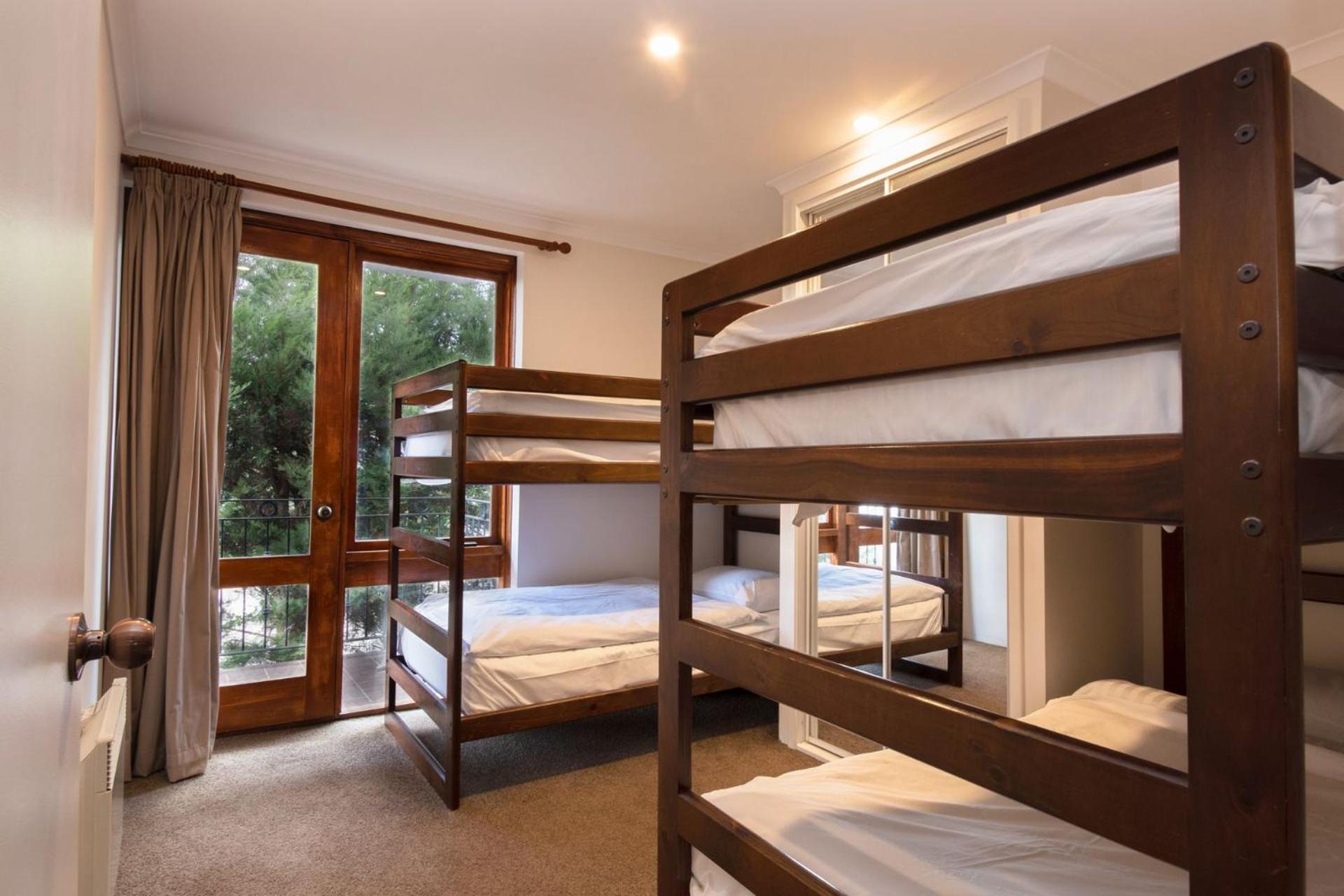 Heidelburg 3 Of 6 Banjo Patterson Crescent Apartment Jindabyne