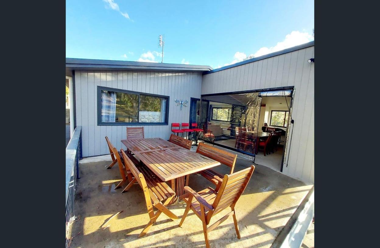 Huge Home, 9 Bed, 6 Bath, Sleeps 22, Location, Walk To Shops