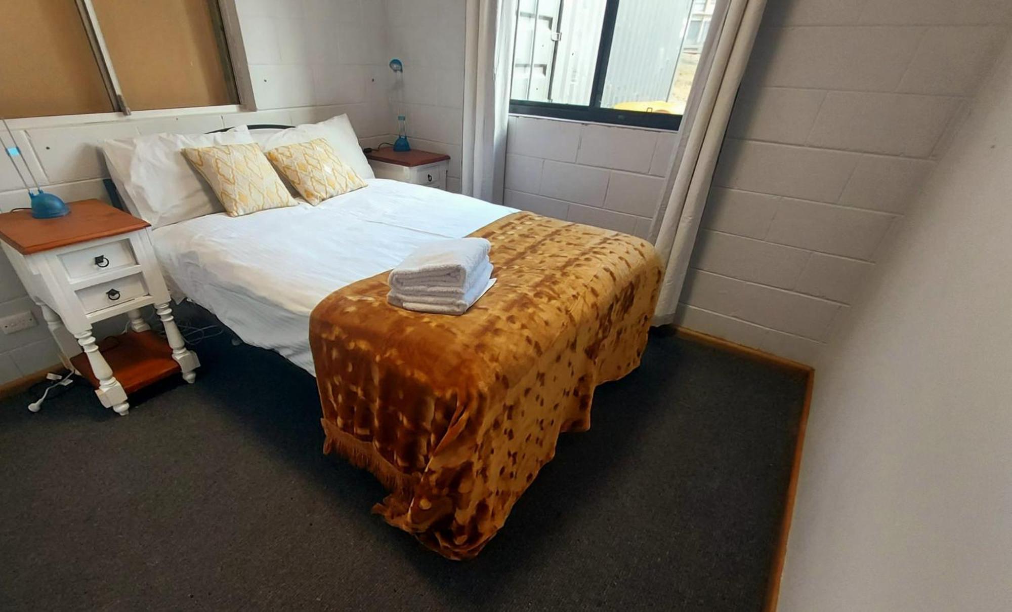 Huge Home, 9 Bed, 6 Bath, Sleeps 22, Location, Walk To Shops * Jindabyne