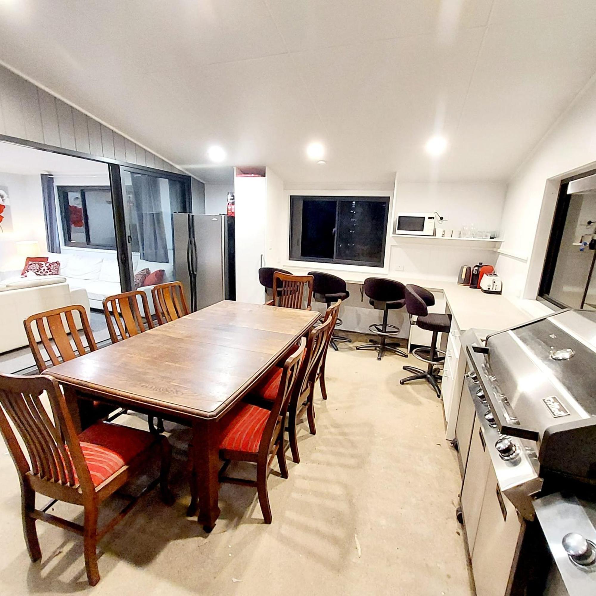 Holiday home Huge Home, 9 Bed, 6 Bath, Sleeps 22, Location, Walk To Shops Jindabyne