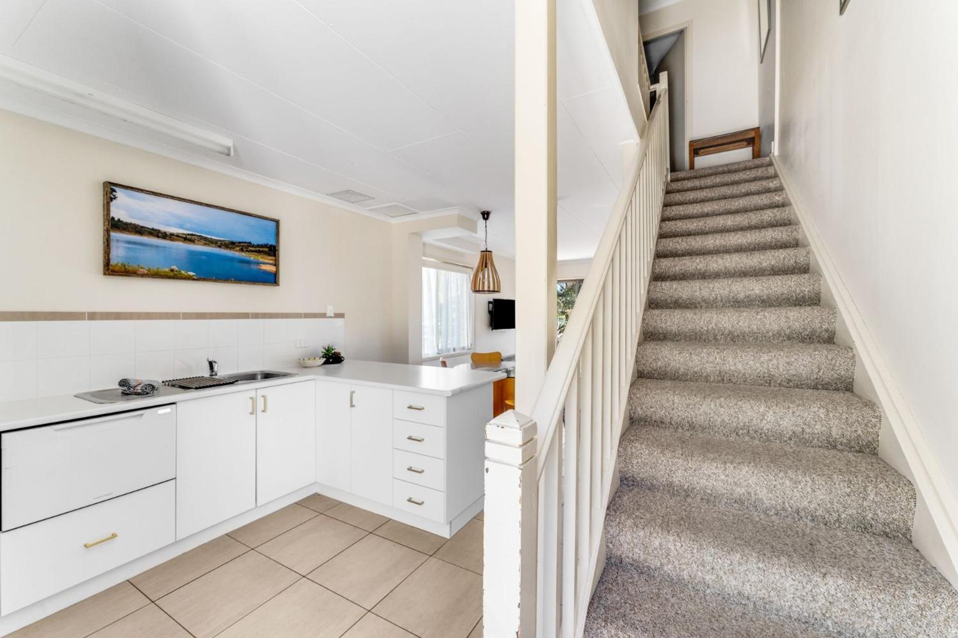 Holiday home Lakeside Townhouse - 2br Modern Townhouse L Views L Balcony L Walking Distance To Town Jindabyne