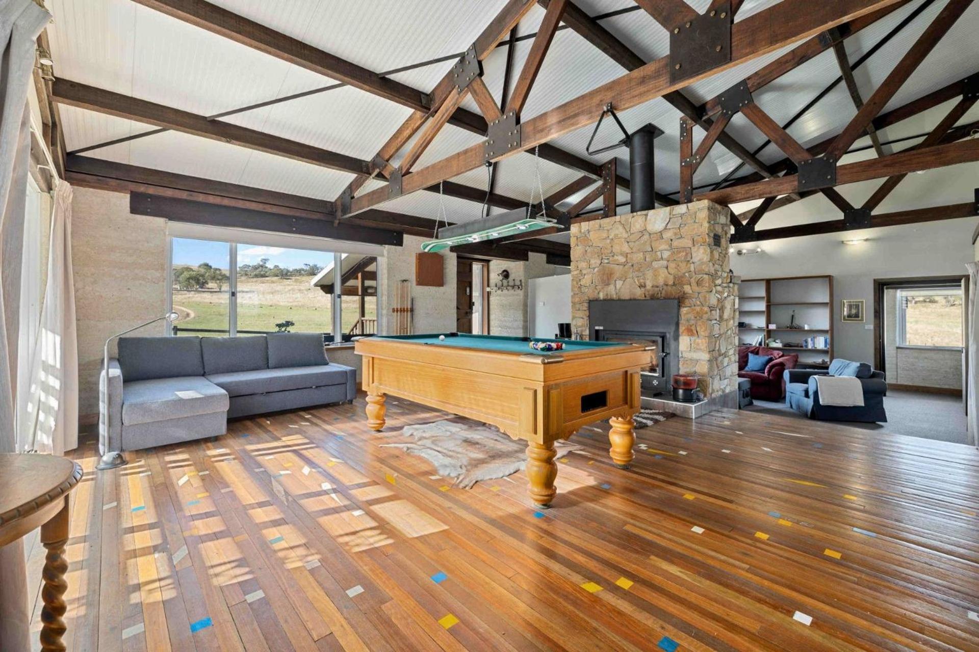 Old Hut Creek Chalet *
