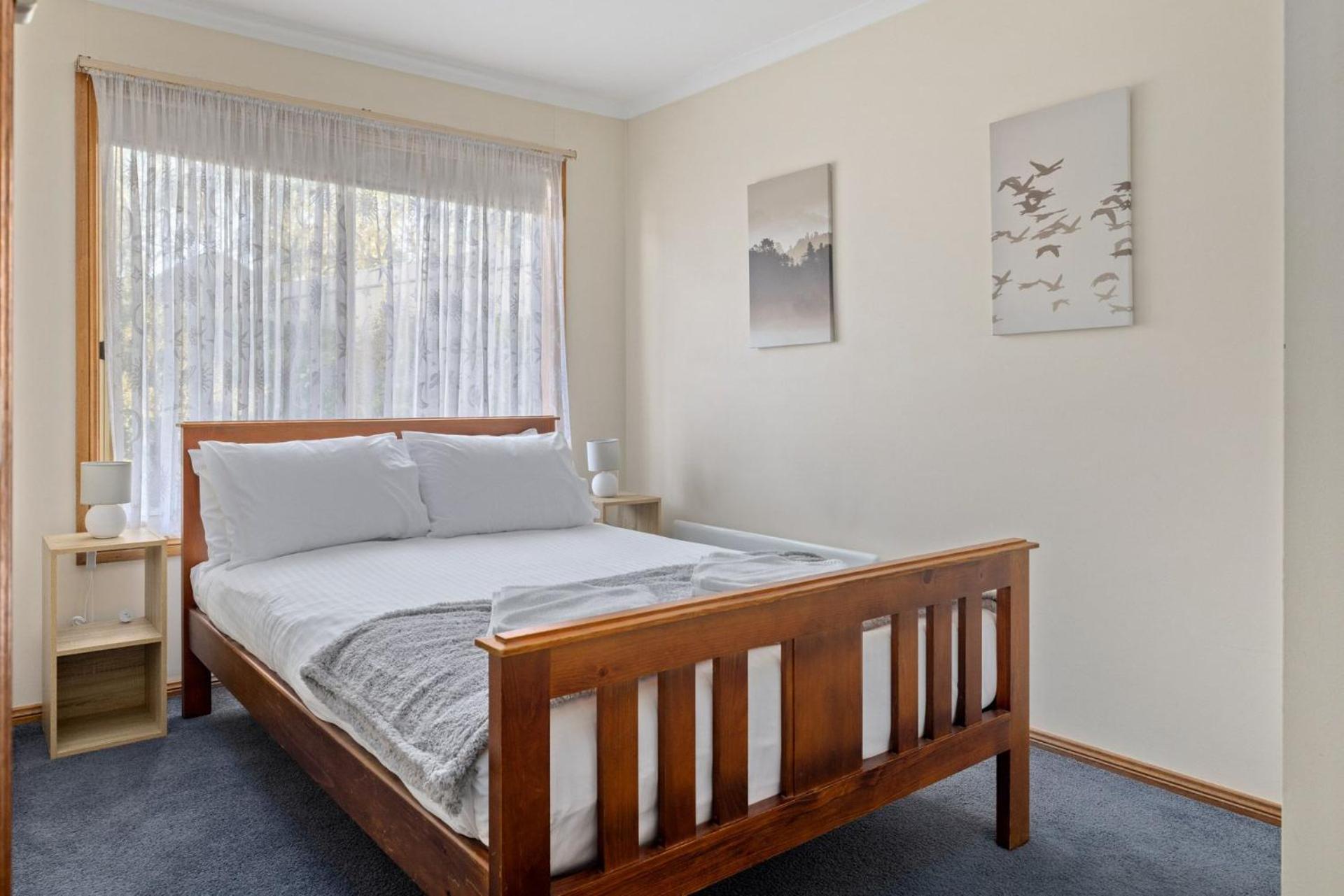 The Snowy Escape * Jindabyne