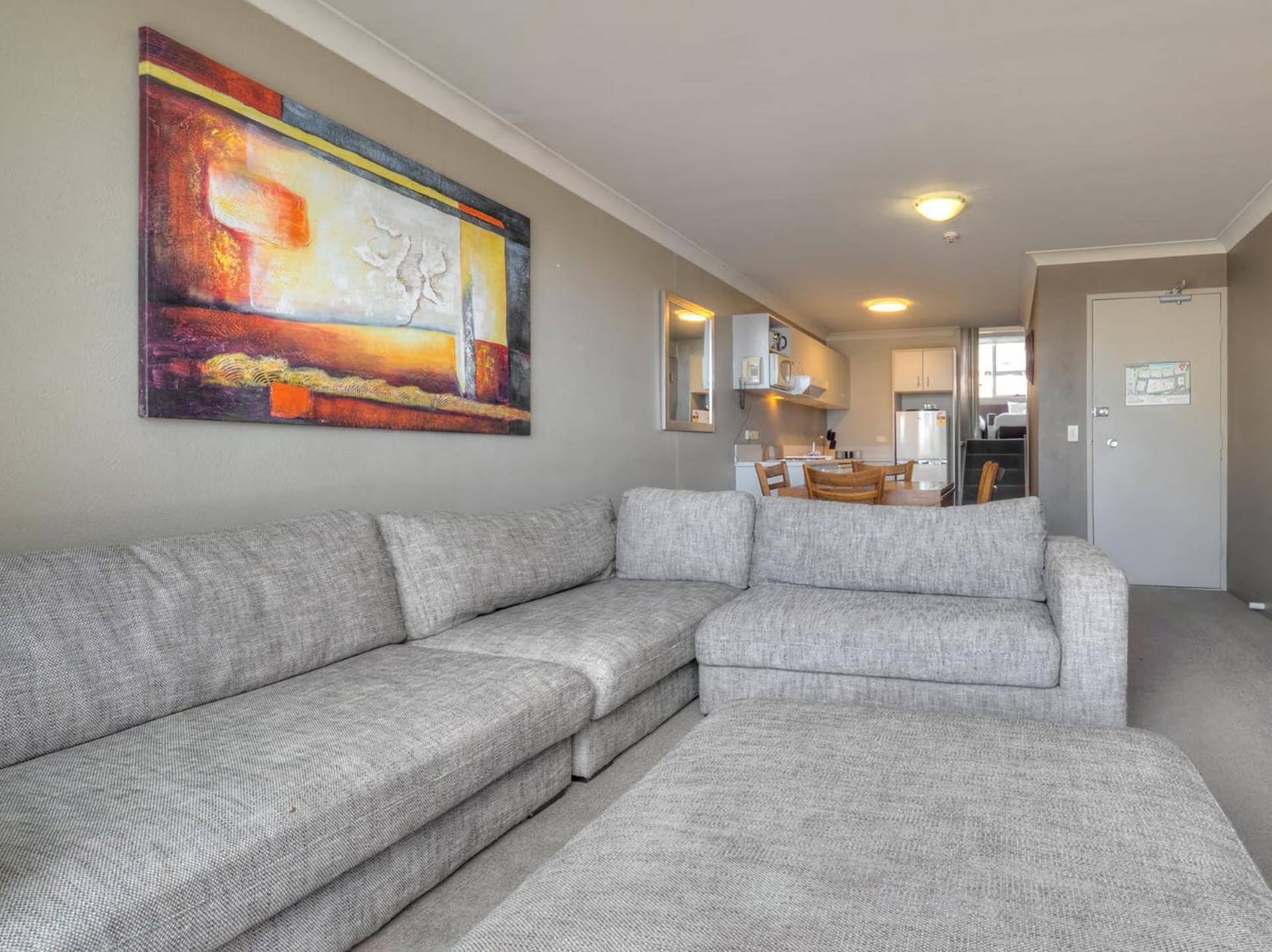 Apartment Horizons 120 *