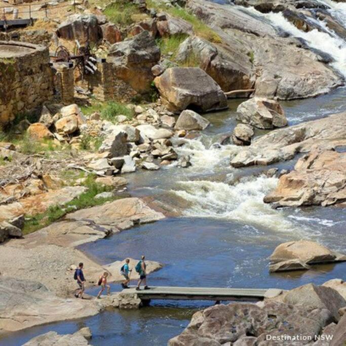 Big Yard Escapes - Two Off-grid Tiny On The Mowamba River * Jindabyne