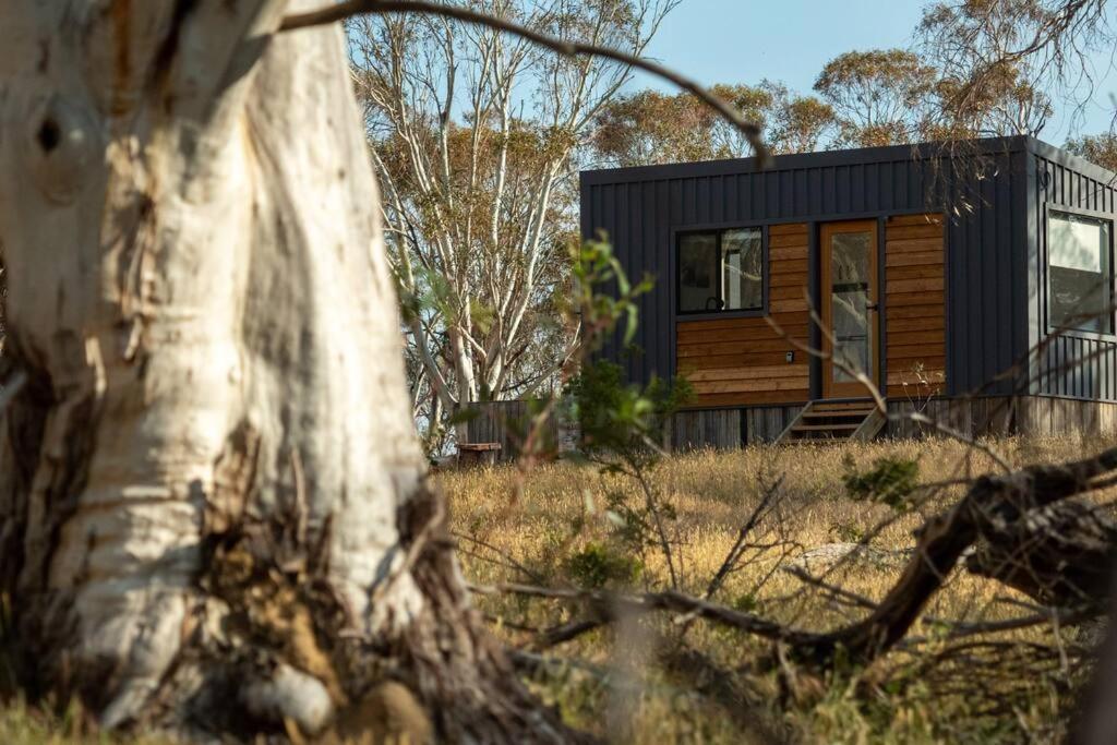 Campsite Big Yard Escapes - Two Off-grid Tiny On The Mowamba River Jindabyne