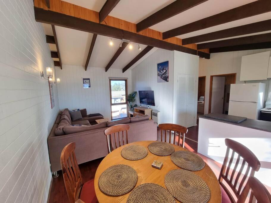 Apartment The Hideout - Views & Balcony W Bbq I Location I Wi-fi I Smart Tv *