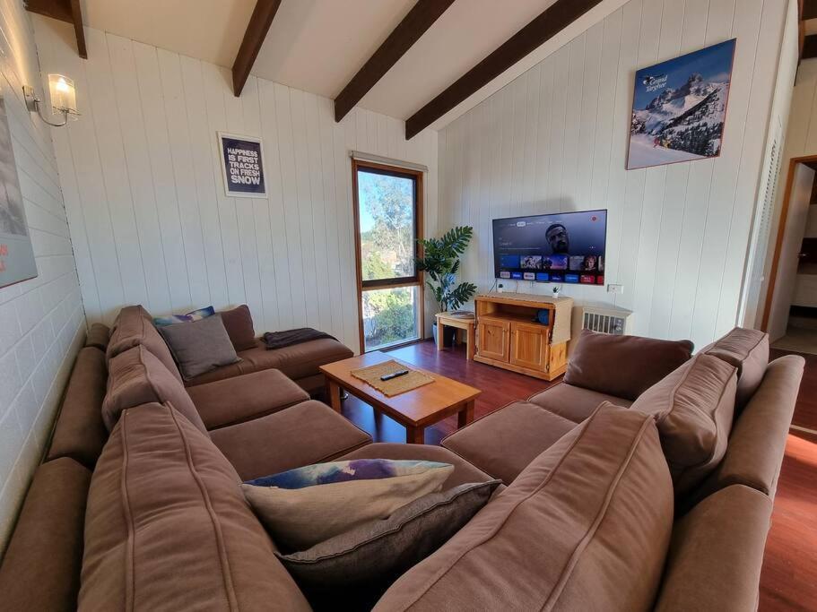 The Hideout - Views & Balcony W Bbq I Location I Wi-fi I Smart Tv Apartment *