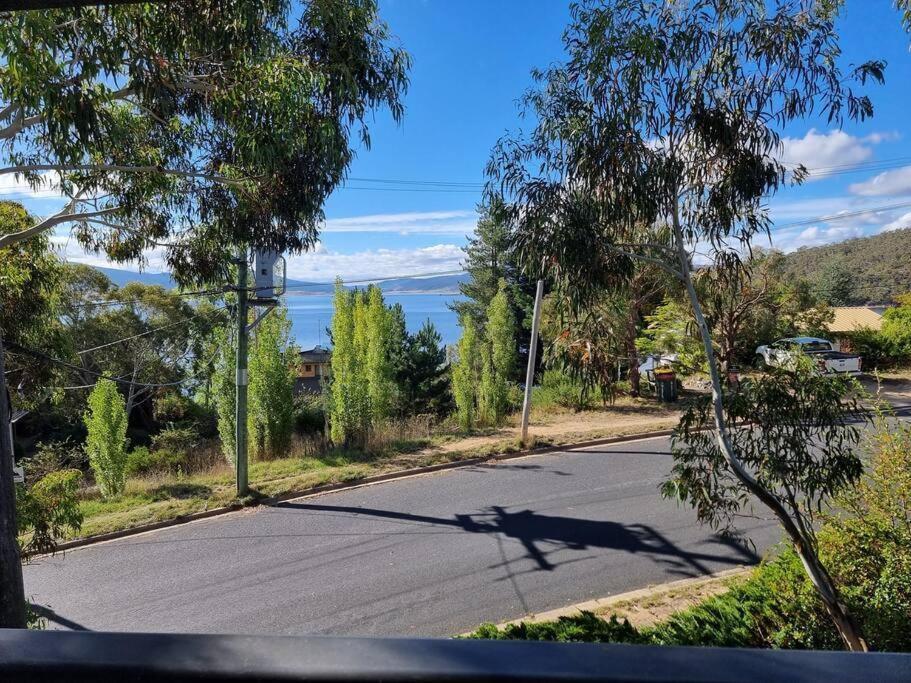 The Hideout - Views & Balcony W Bbq I Location I Wi-fi I Smart Tv Apartment Jindabyne