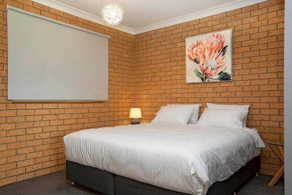 Peaceful Lakeside Escape Apartment Jindabyne