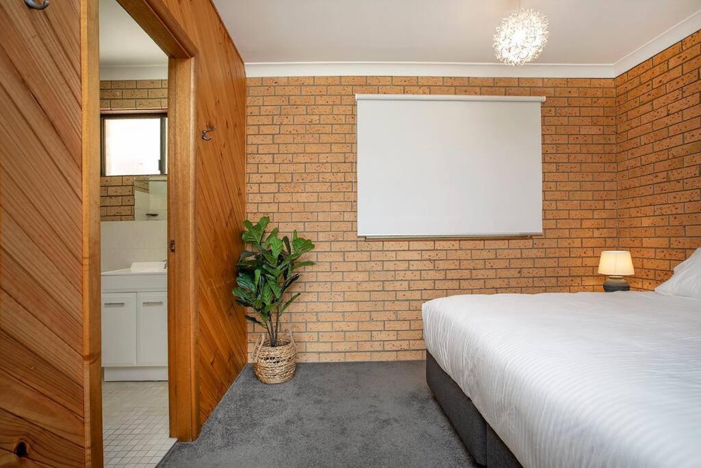 Peaceful Lakeside Escape Jindabyne