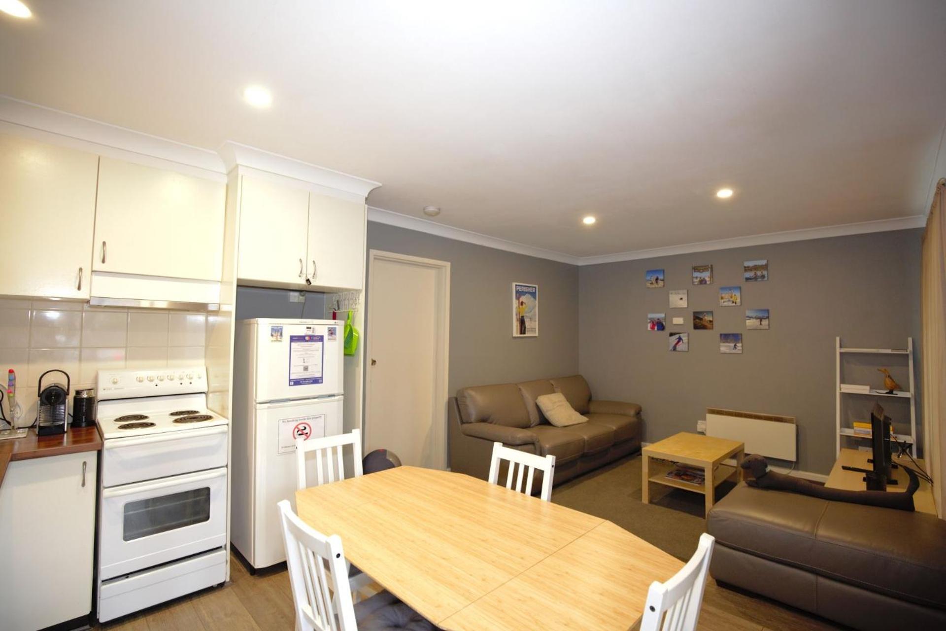 Sponars Onshore 3 Of 41 Cobbon Crescent Apartment *