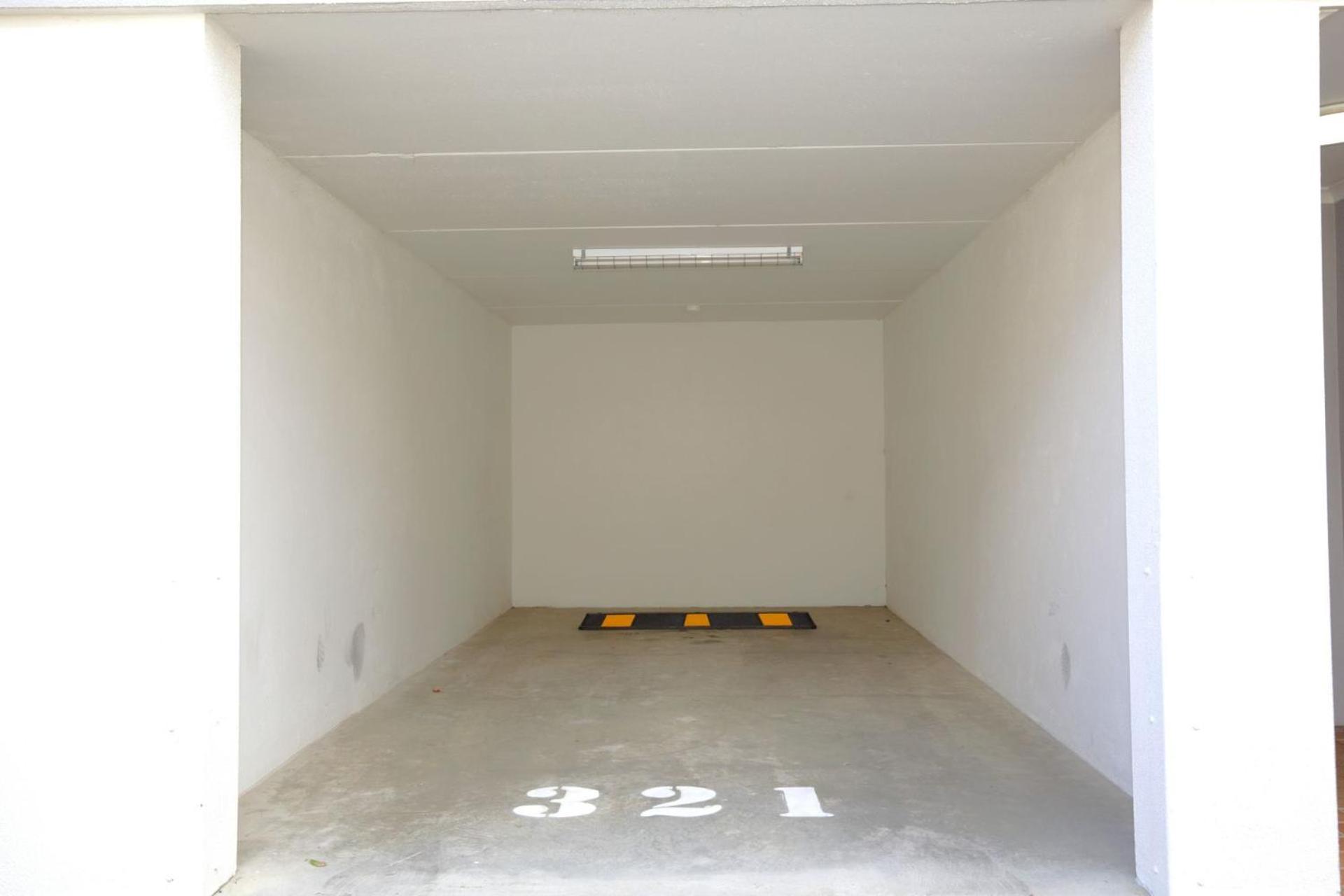 Apartment Horizons 321-10 Kosciuszko Road *