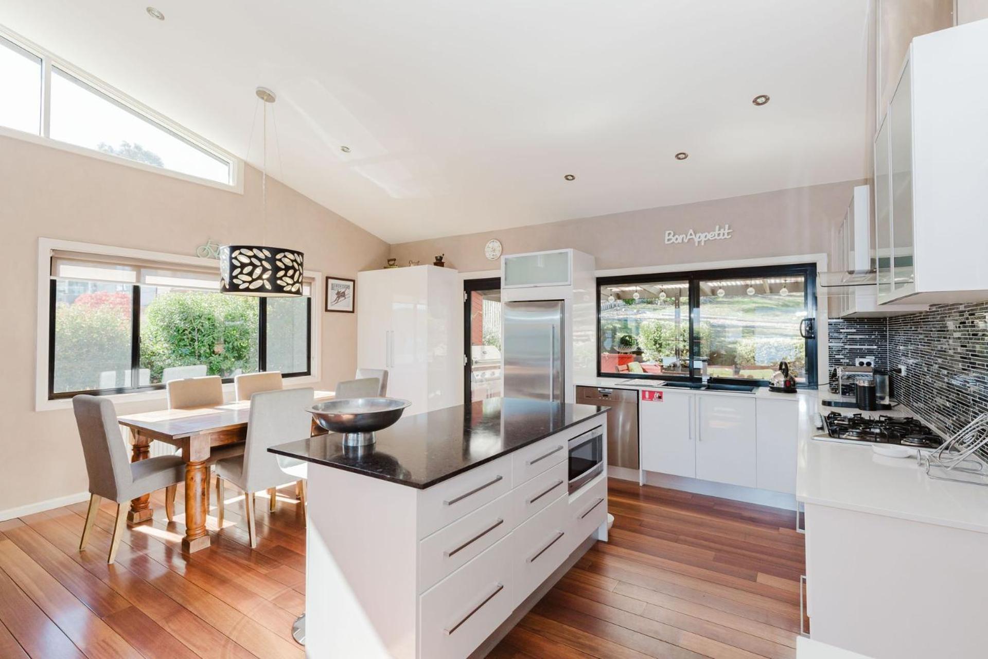 10 Kanangra Crescent - Entire Holiday home *