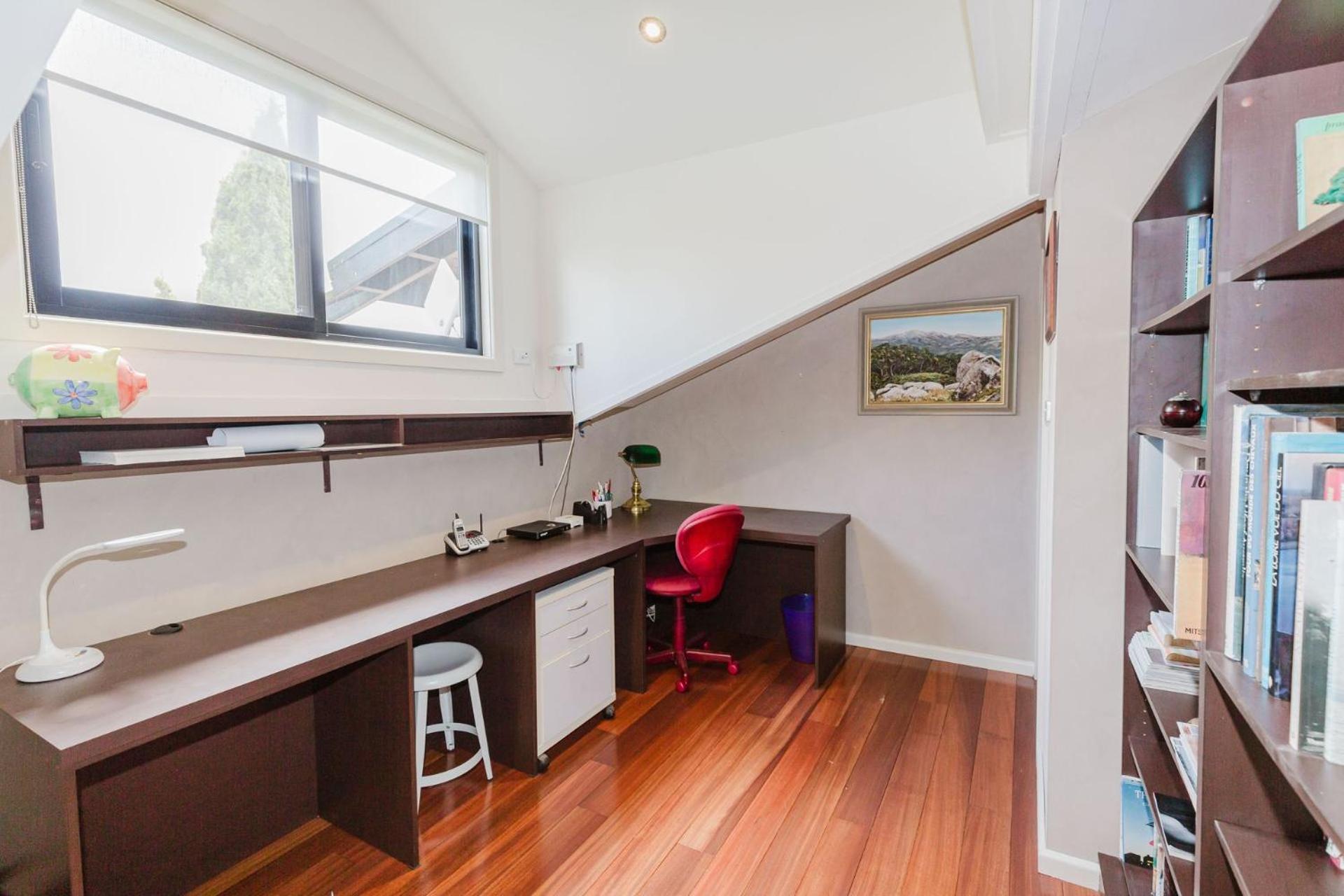 10 Kanangra Crescent - Entire Holiday home