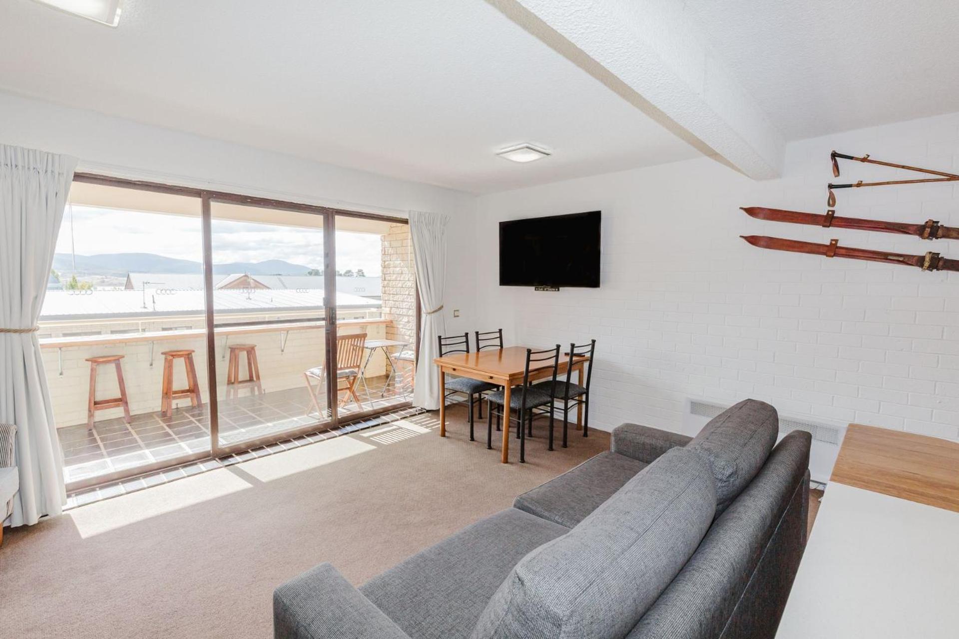 Park 10 1 Snow River Ave * Jindabyne