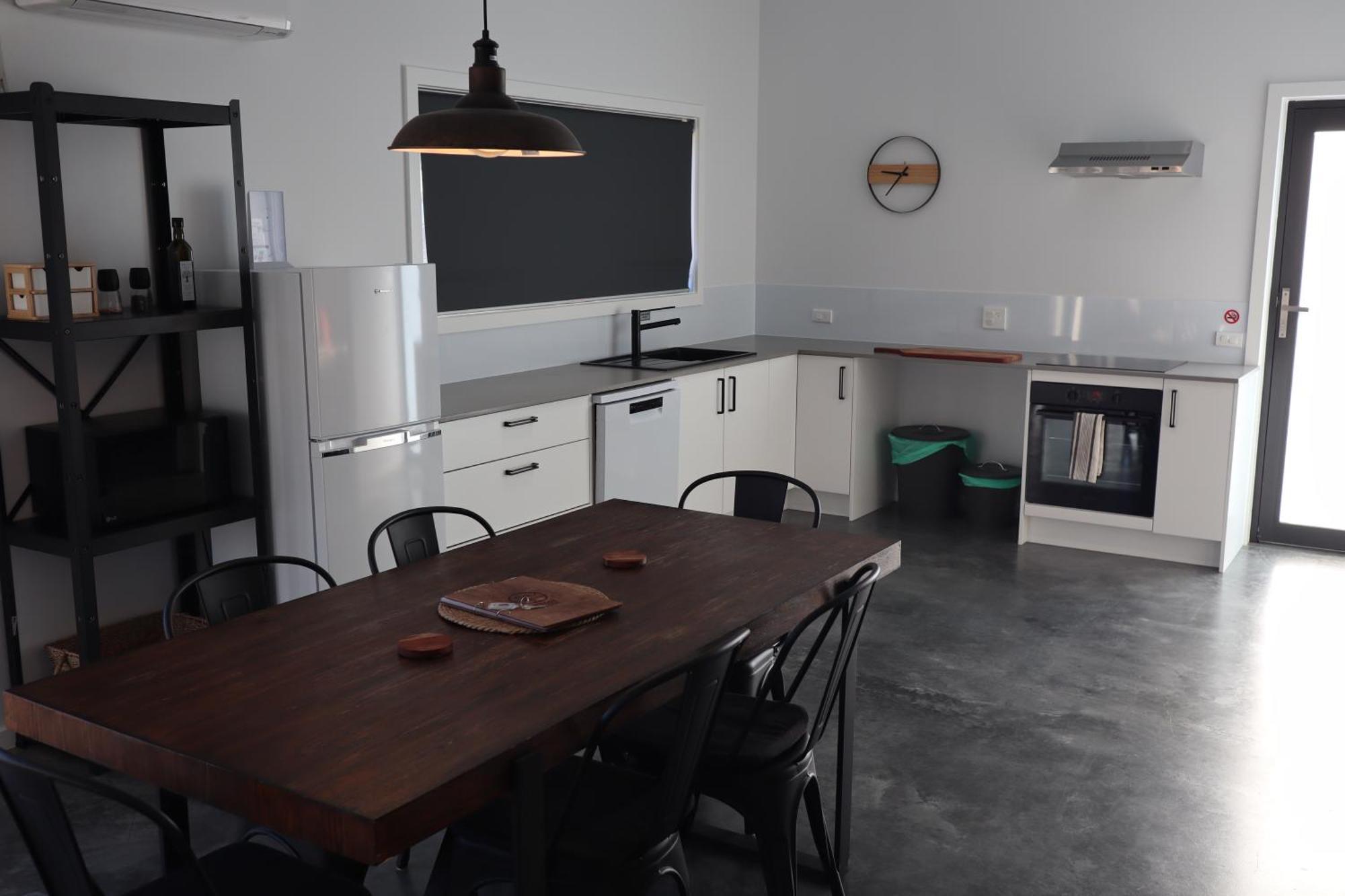 Holiday home #2 New Modern Cabin With Amazing Views Over Lake Jindabyne