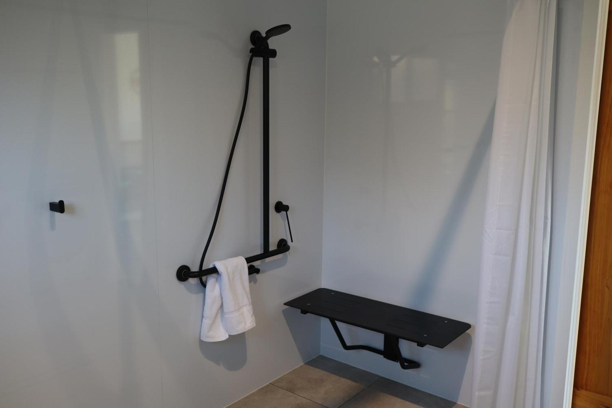 Holiday home #2 New Modern Cabin With Amazing Views Over Lake Jindabyne