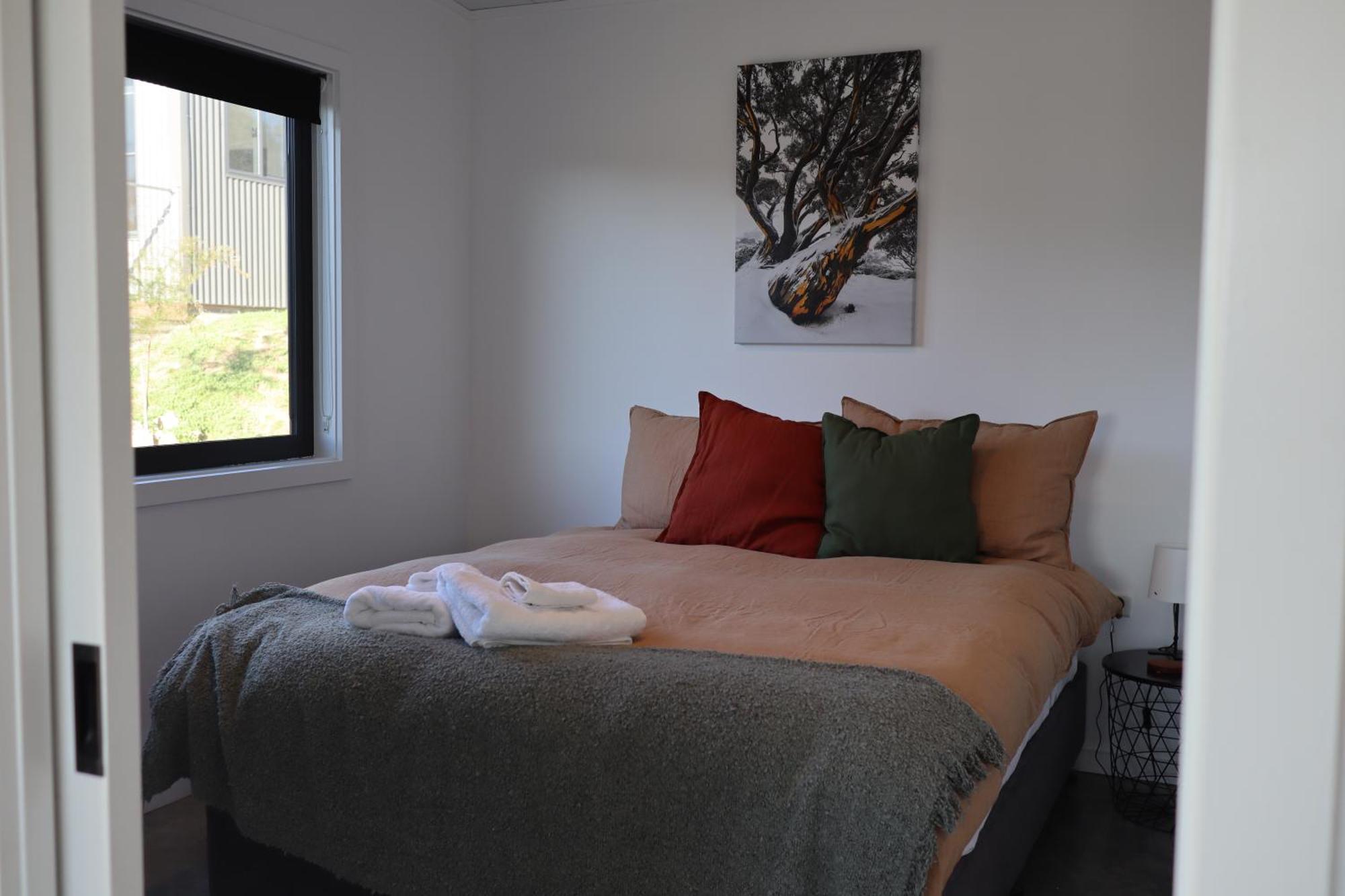 Holiday home #2 New Modern Cabin With Amazing Views Over Lake *