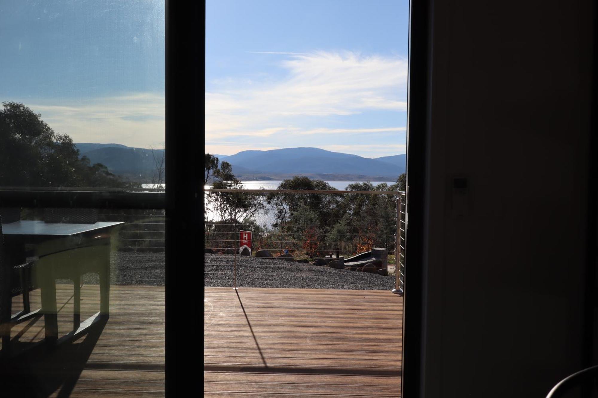 #2 New Modern Cabin With Amazing Views Over Lake