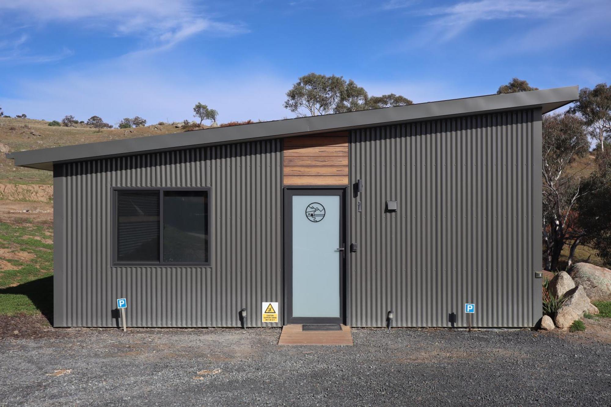 #2 New Modern Cabin With Amazing Views Over Lake Holiday home Jindabyne