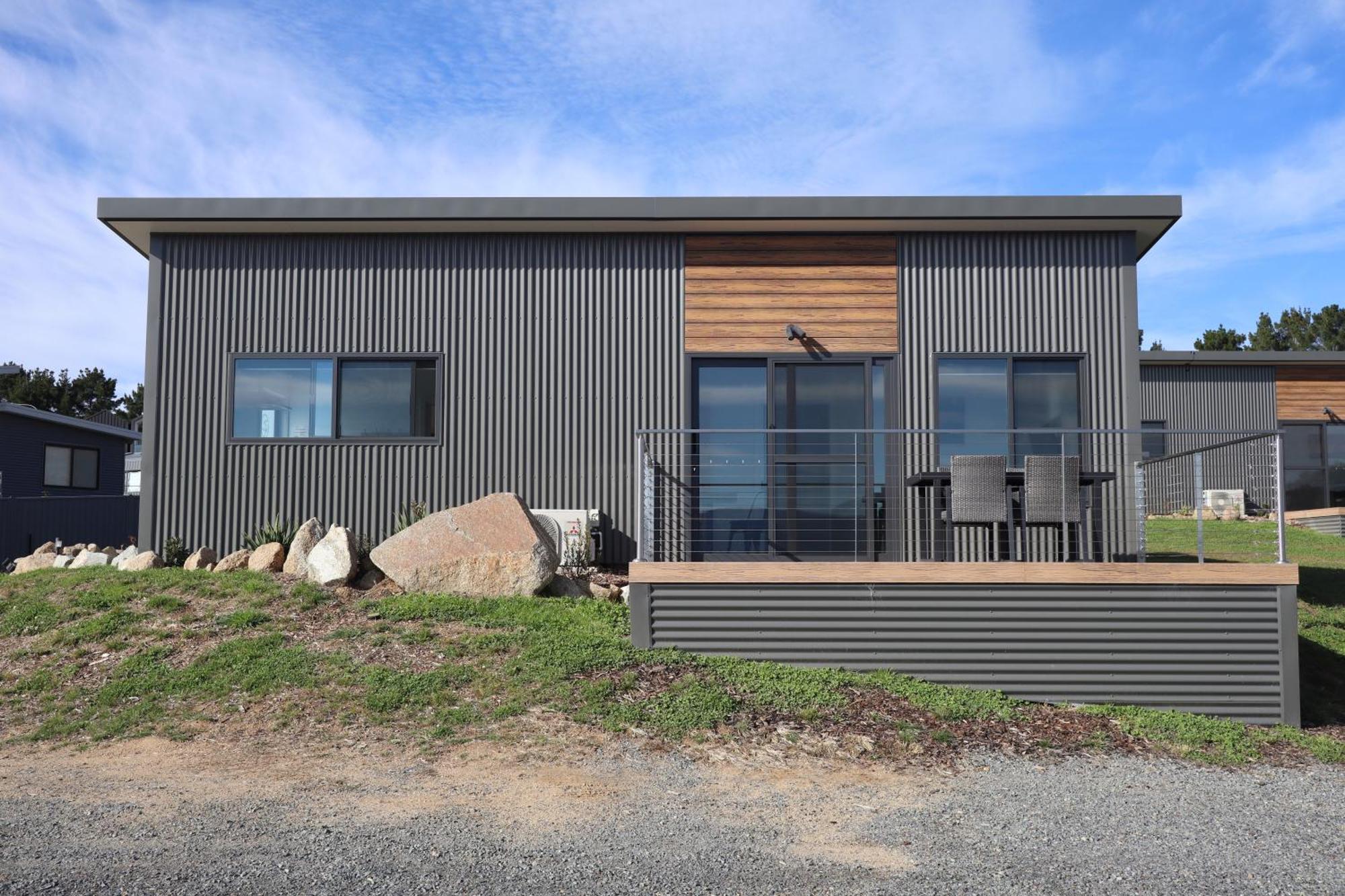 #2 New Modern Cabin With Amazing Views Over Lake *