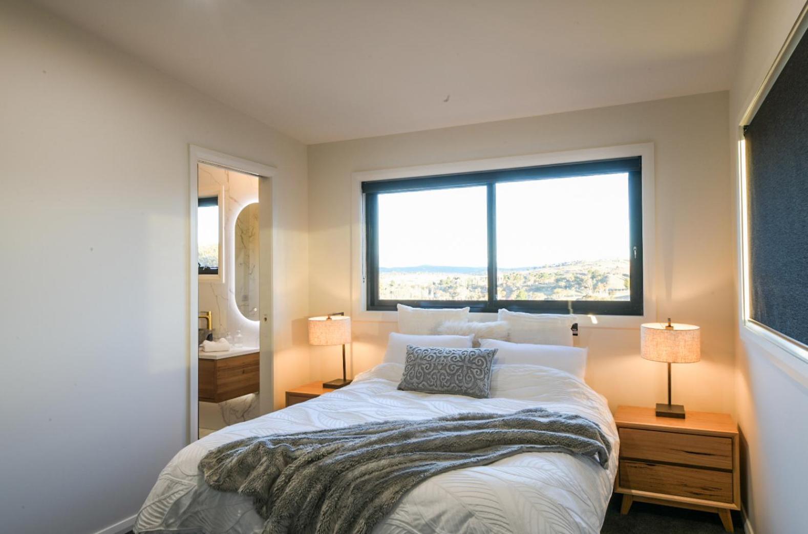 Snowbell - Mountain View, 4br Modern Detached Holiday home Jindabyne