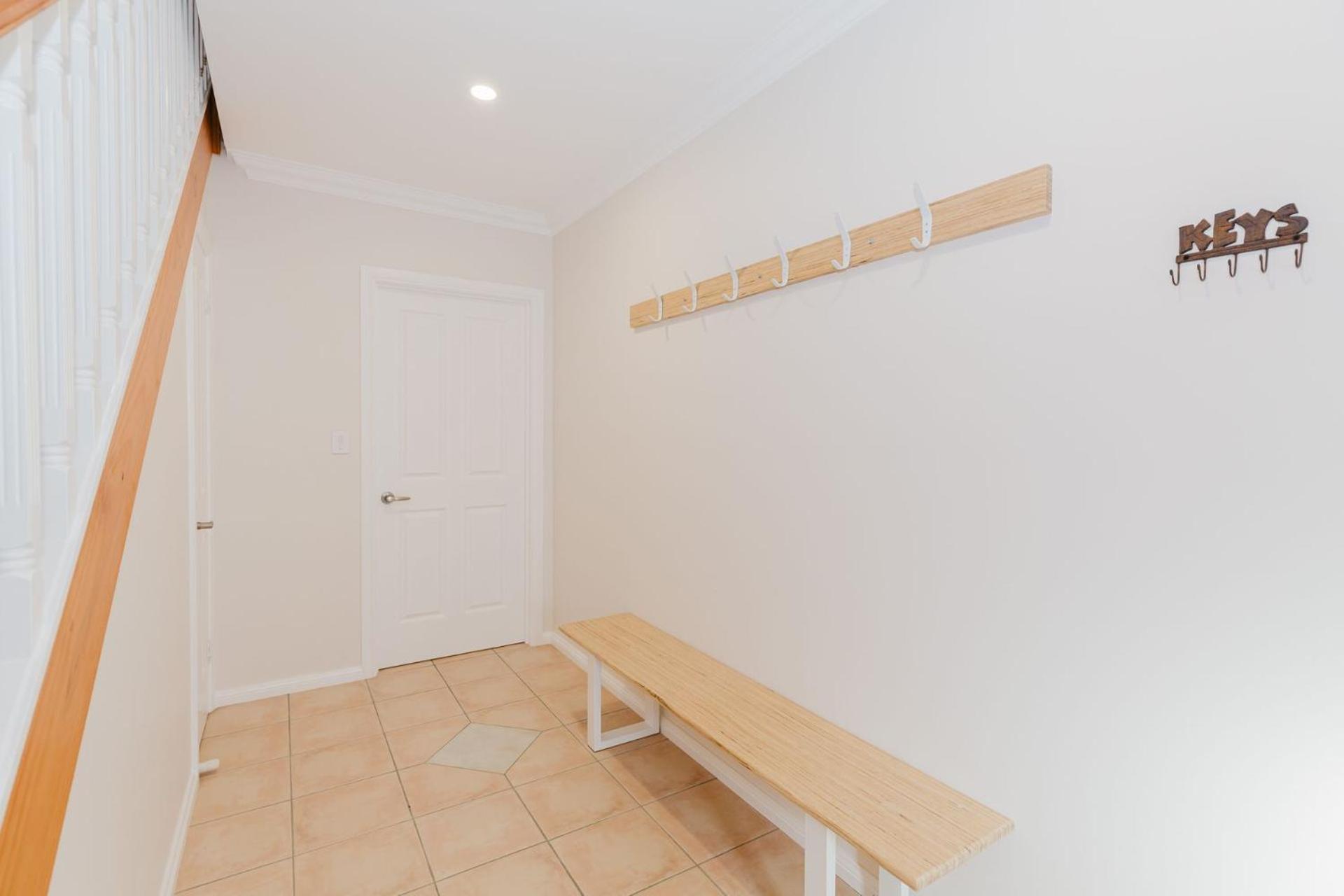 4-1 Penders Court Apartment
