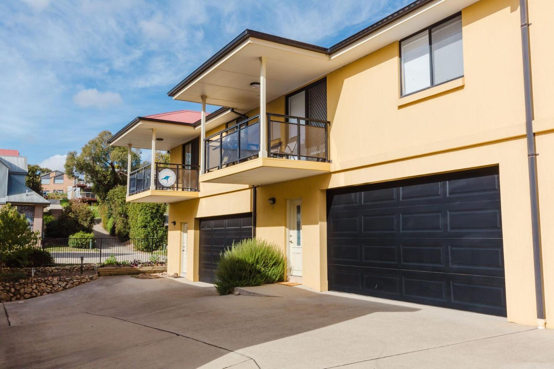 4-1 Penders Court * Jindabyne