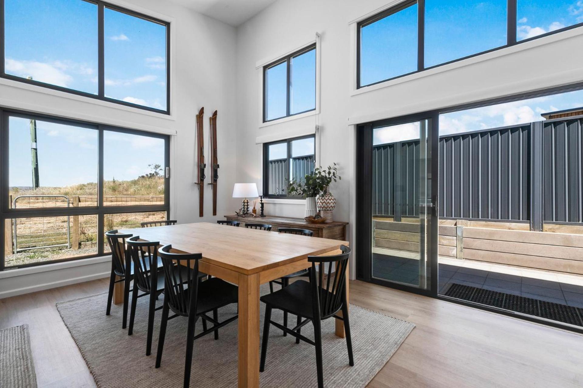 15b Jagungal Close * Jindabyne
