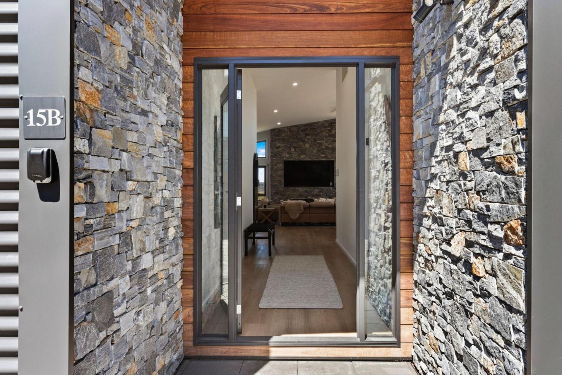15b Jagungal Close Jindabyne