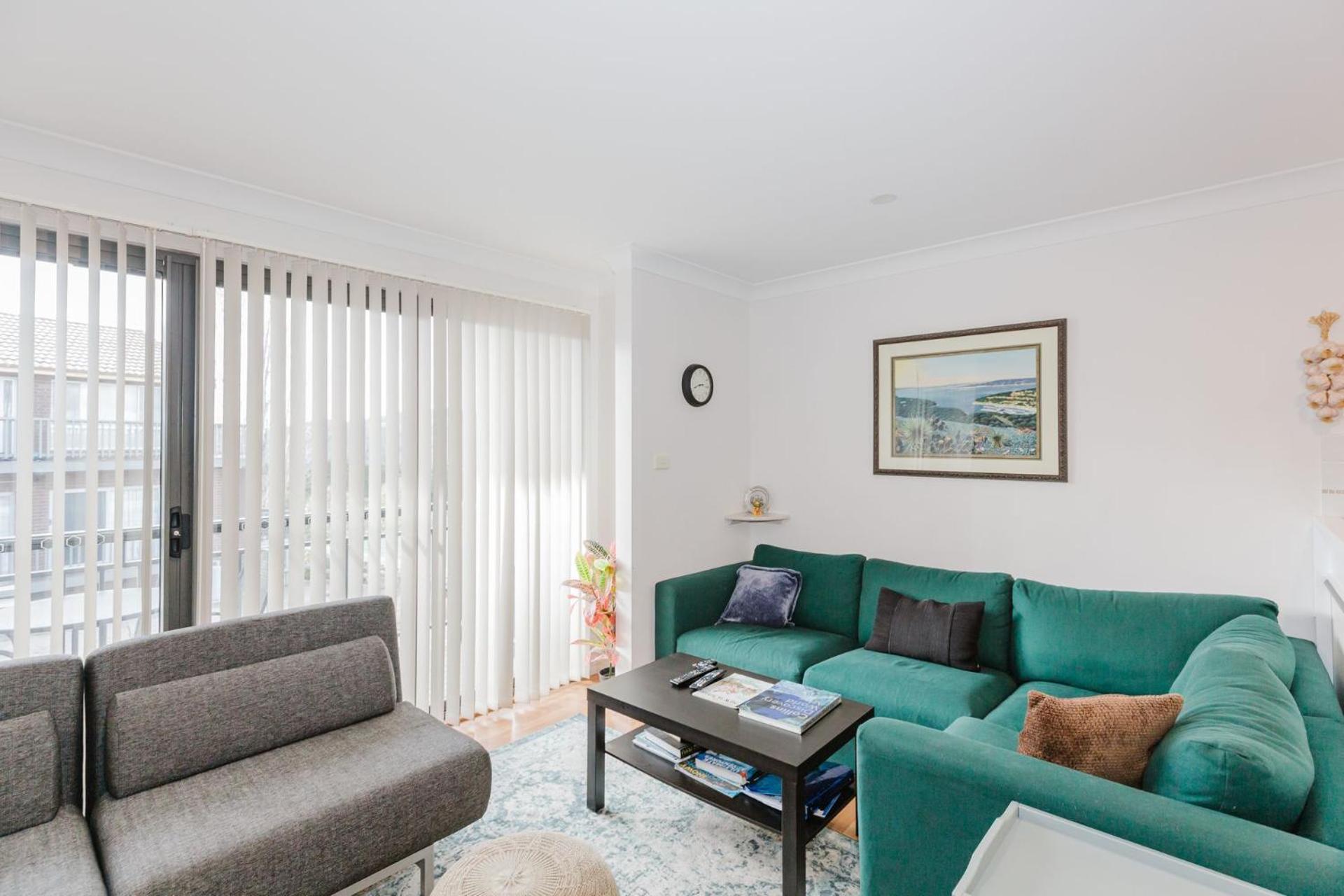 Pentagon 2 65 Gippsland Street *