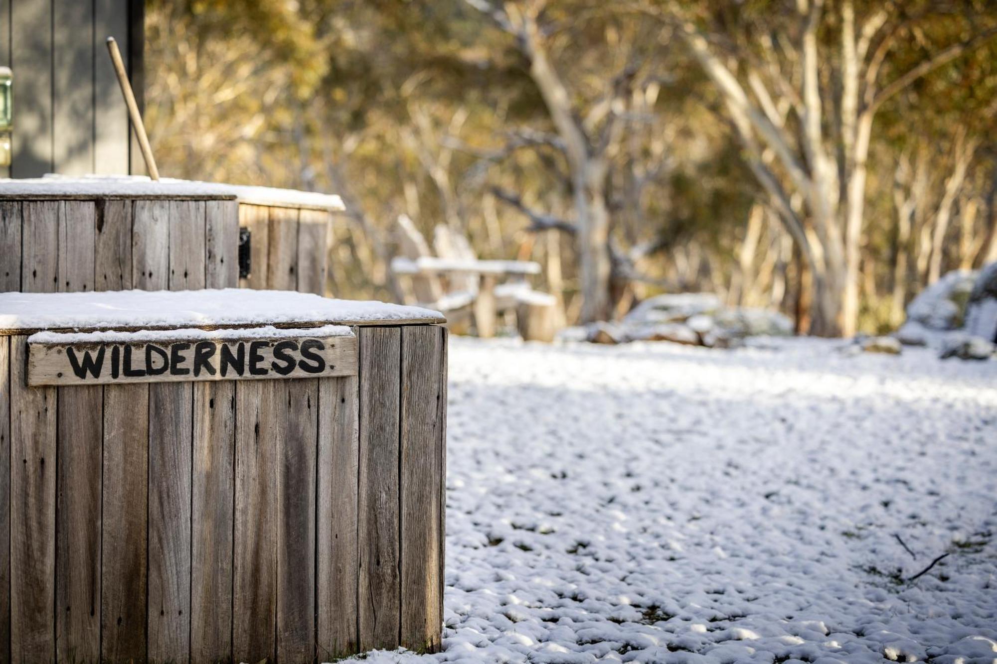 Big Yard Escapes - Two Off-grid Tiny On The Mowamba River * Jindabyne