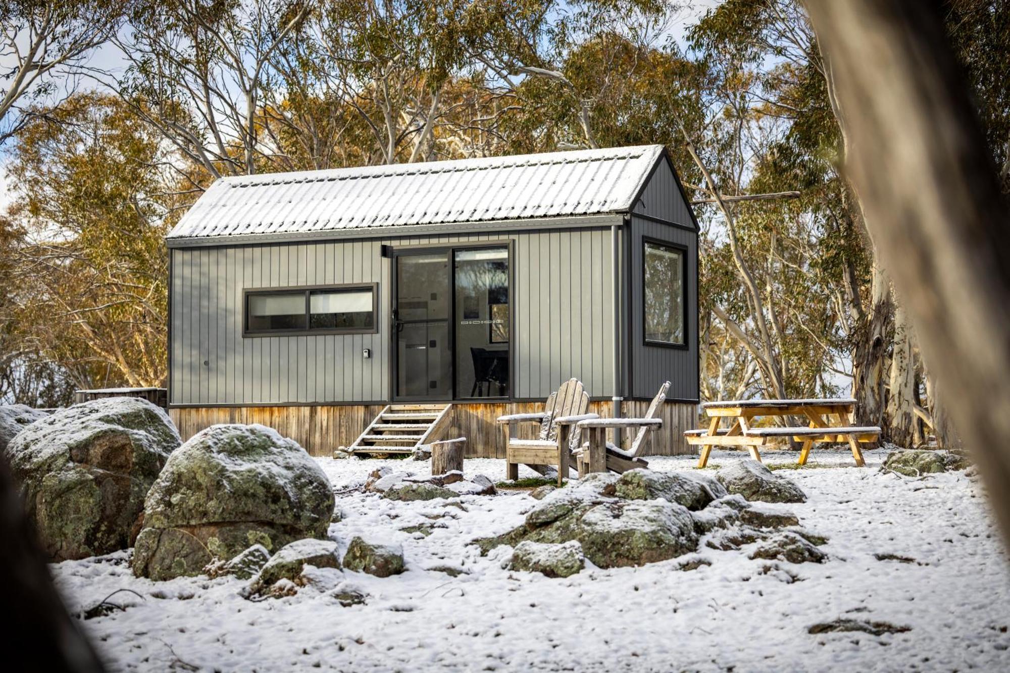 Campsite Big Yard Escapes - Two Off-grid Tiny On The Mowamba River