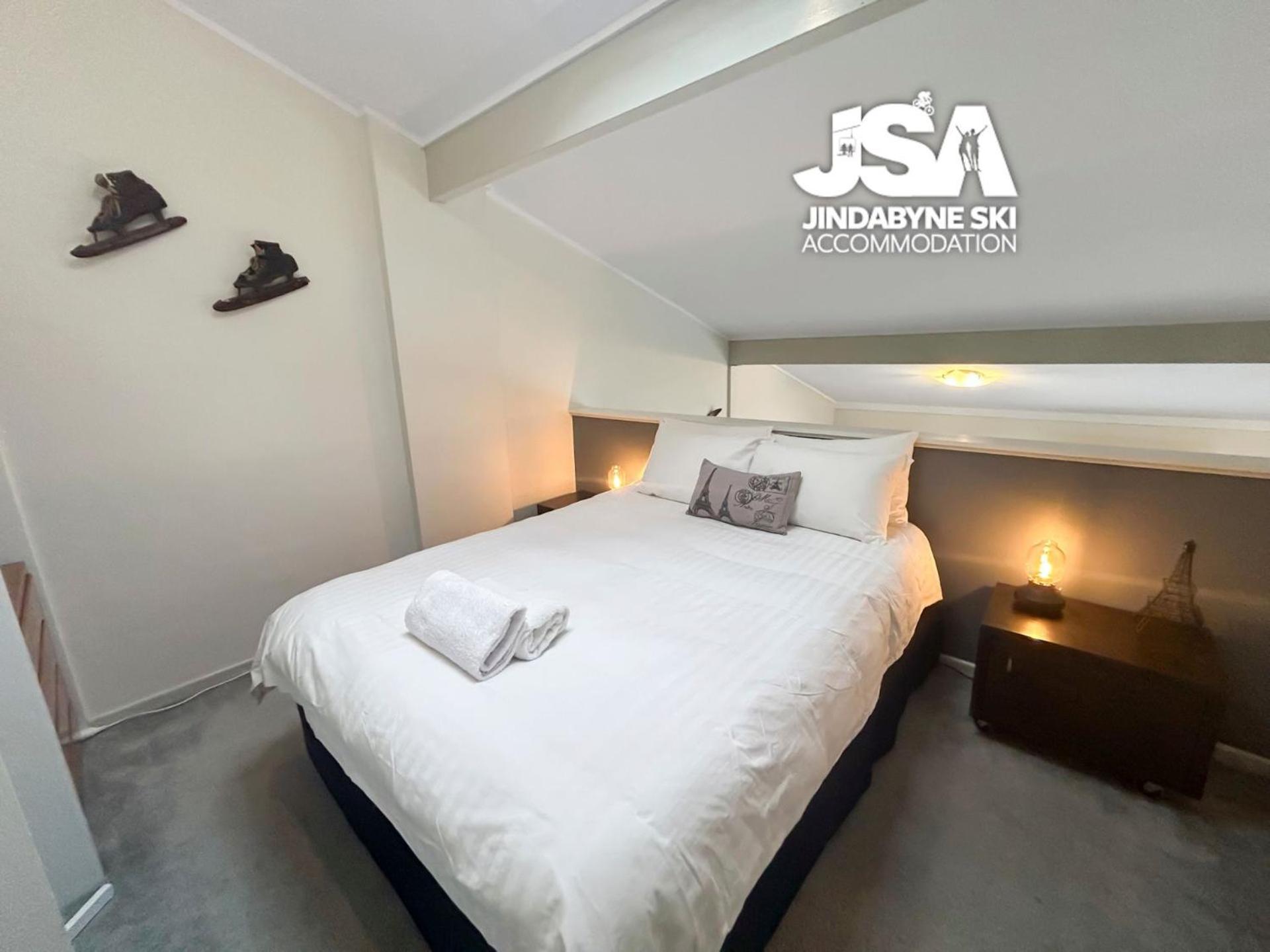 Razorback 6 * Jindabyne