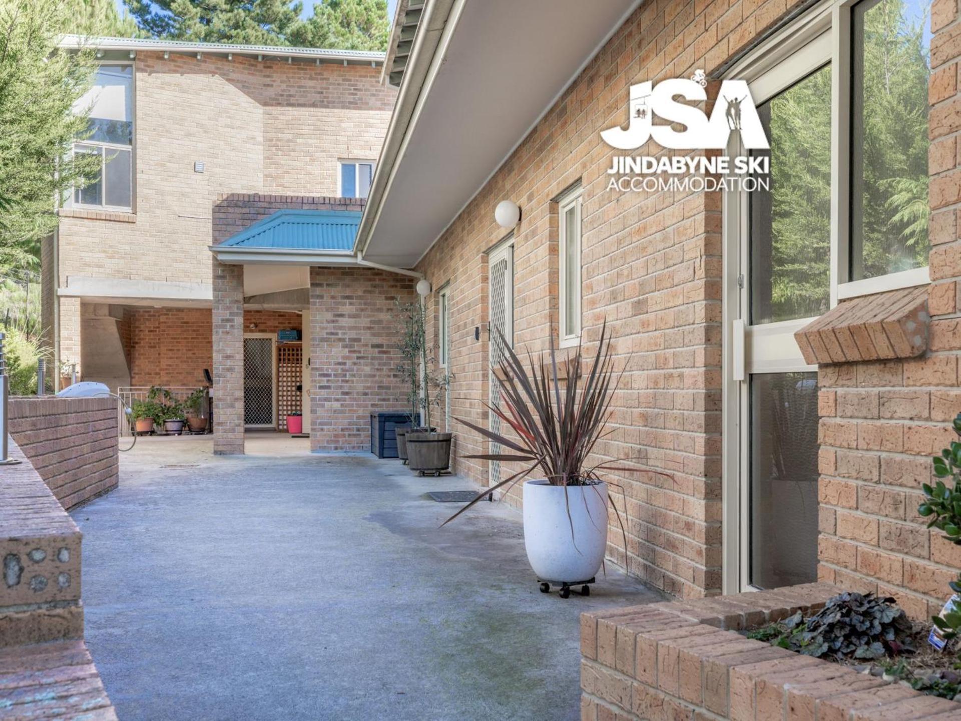 Twin Seasons 3 * Jindabyne
