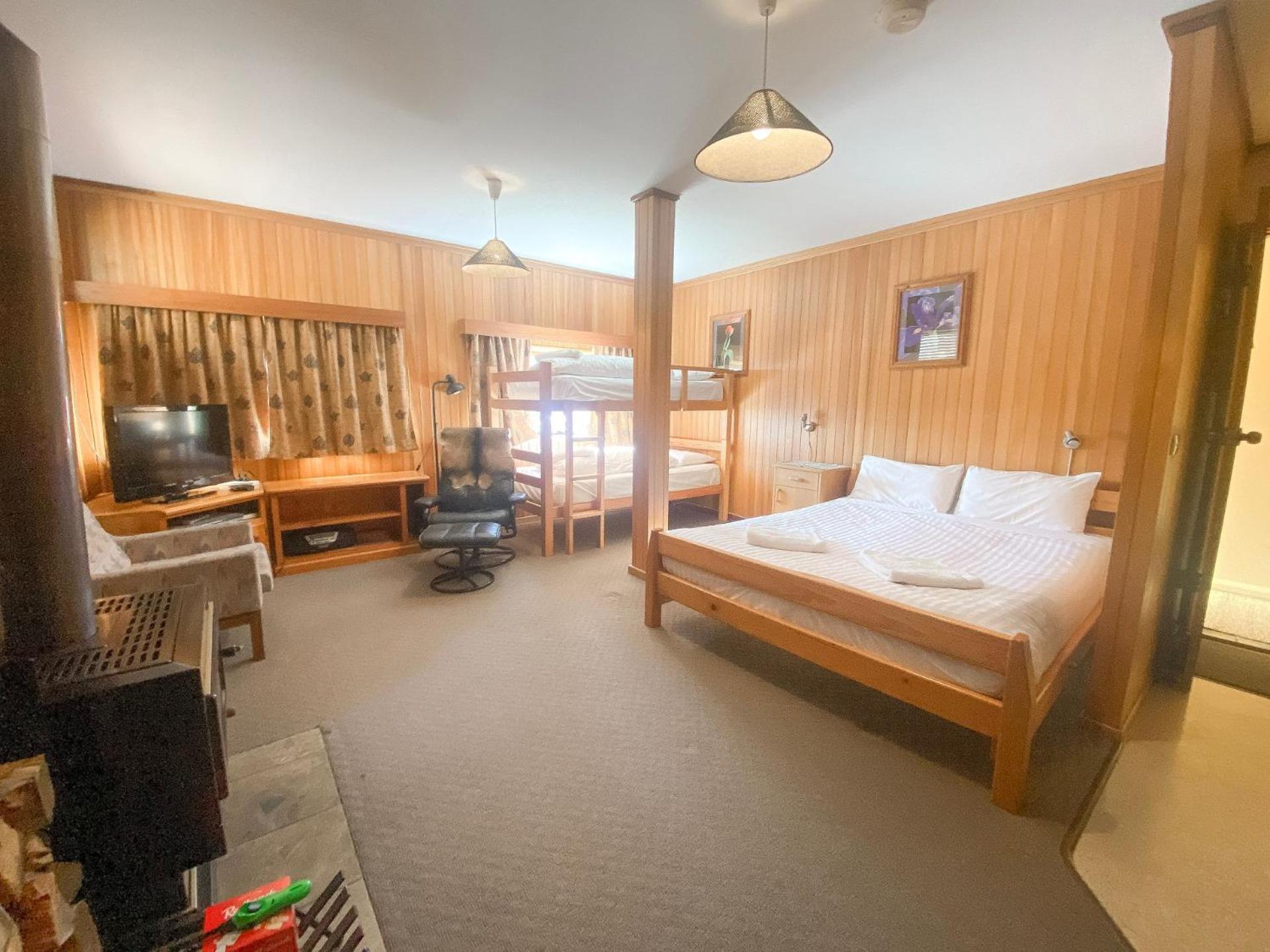 Elvira * Jindabyne