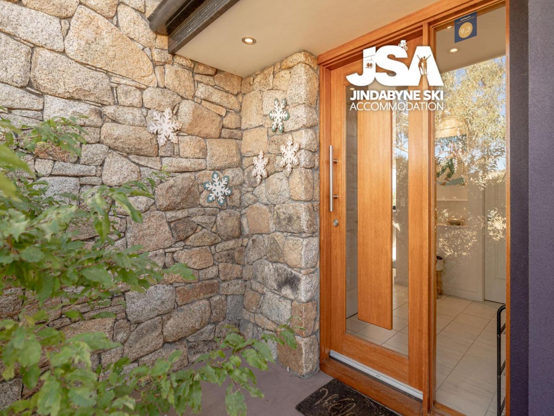 Snowy Mountains Townhouse Holiday home Jindabyne