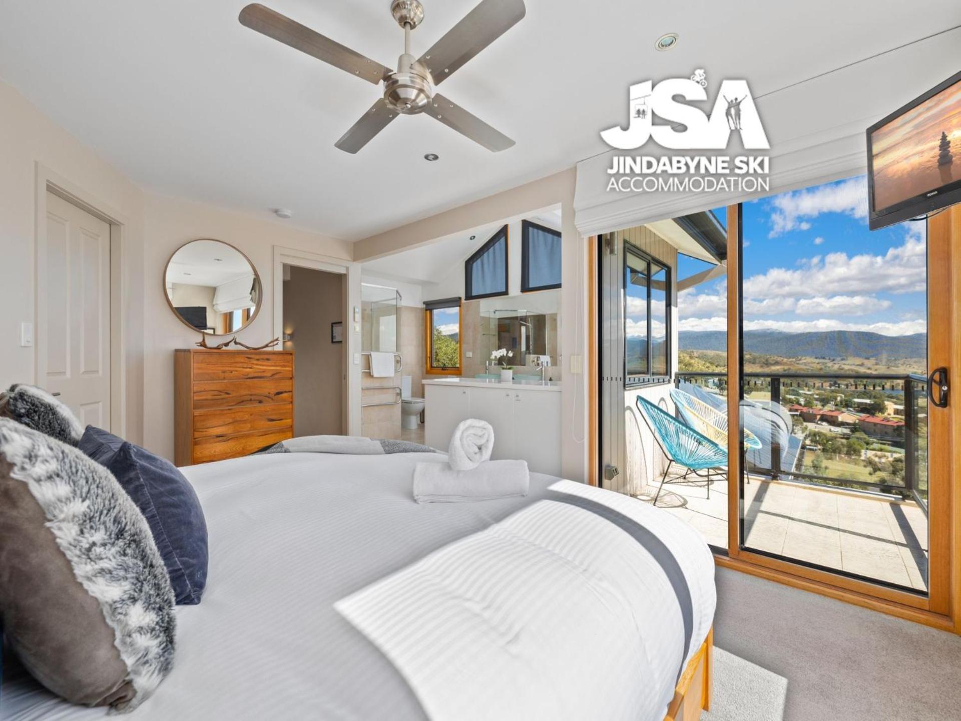 Snowy Mountains Townhouse Holiday home Jindabyne