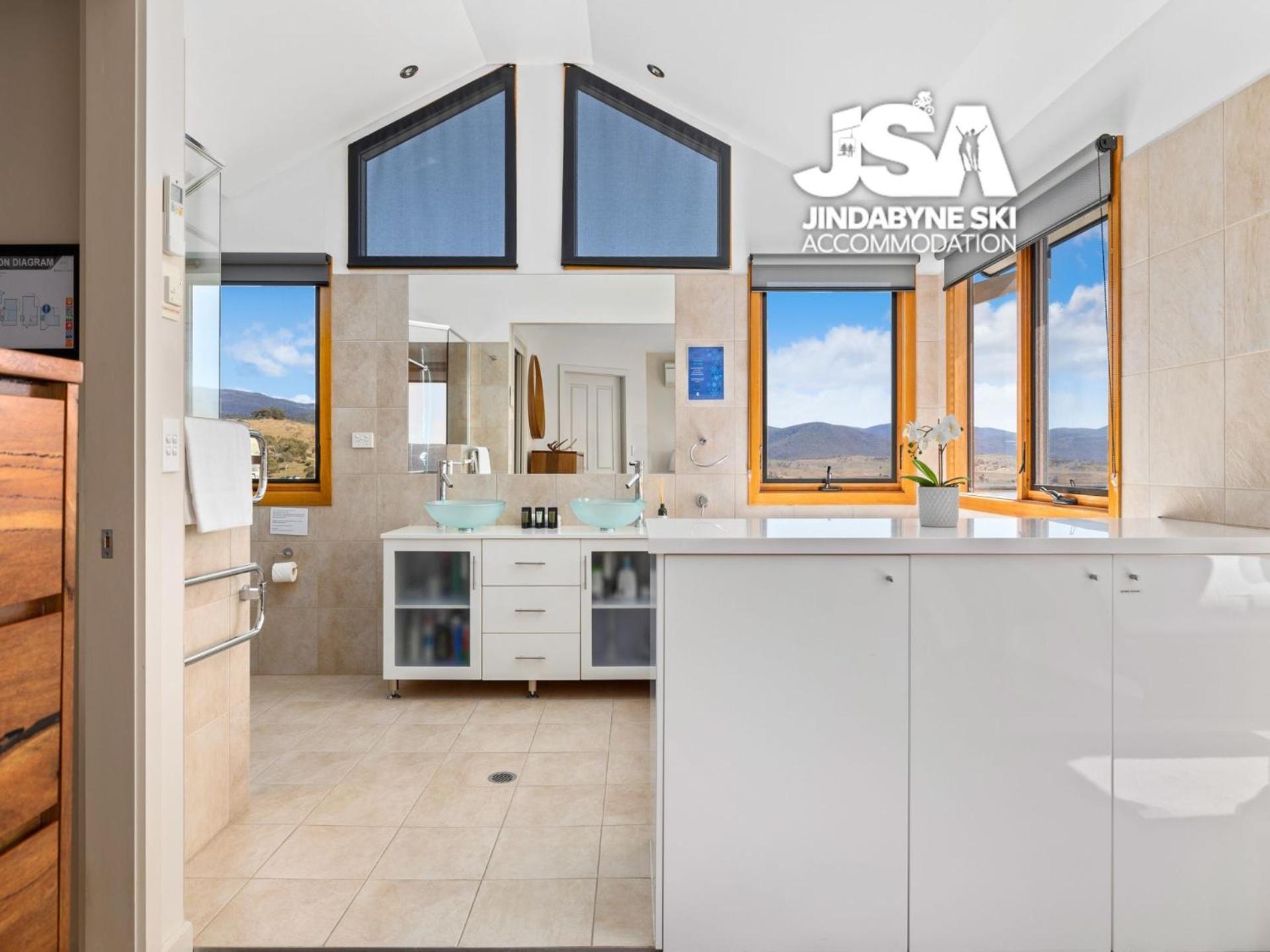 Snowy Mountains Townhouse Jindabyne